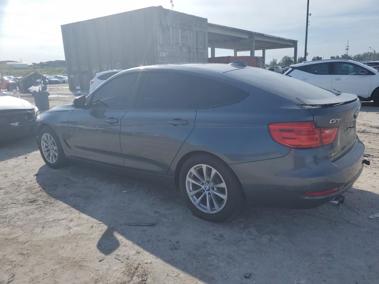 Obraz 2 z 2015 BMW 328 XIGT SULEV 2015 z VIN WBA8Z5C52FD672251