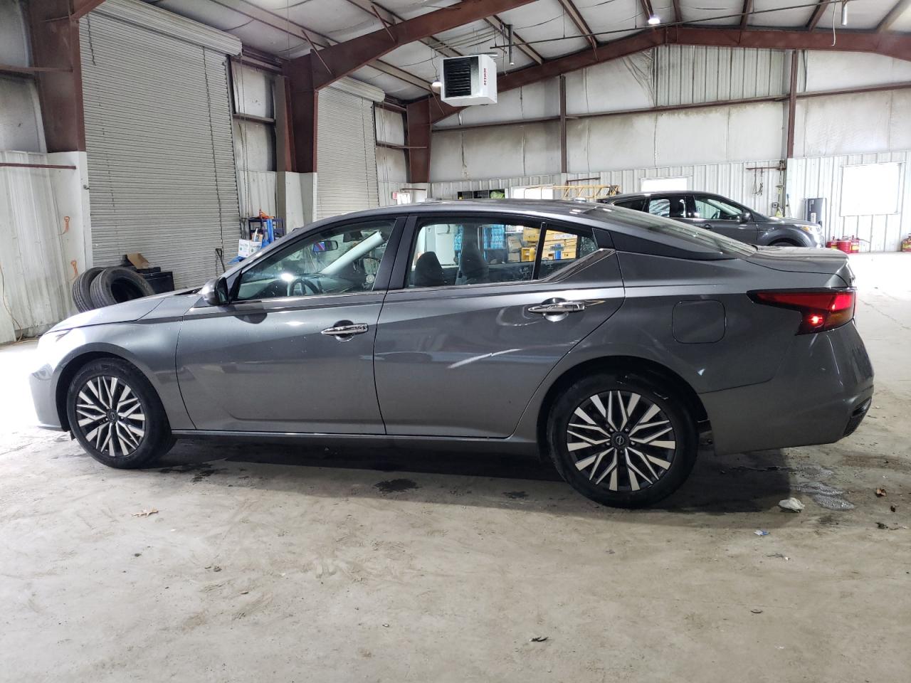 Изображение 2 2023 NISSAN ALTIMA SV 2023 с VIN 1N4BL4DVXPN375569