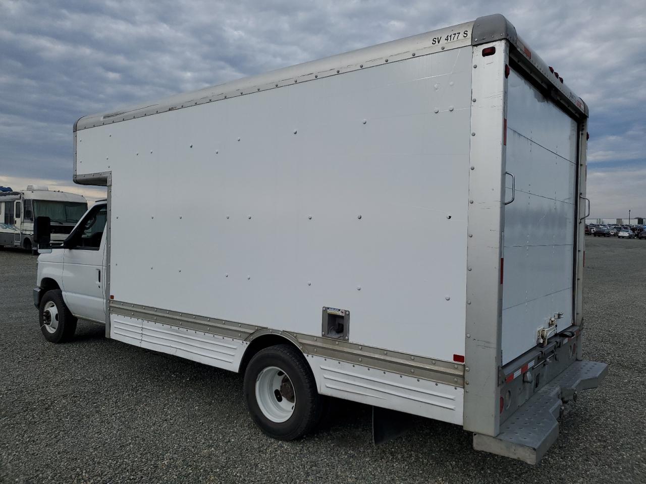 Изображение 2 2009 FORD ECONOLINE E450 SUPER DUTY CUTAWAY VAN 2009 с VIN 1FDXE45S59DA07951