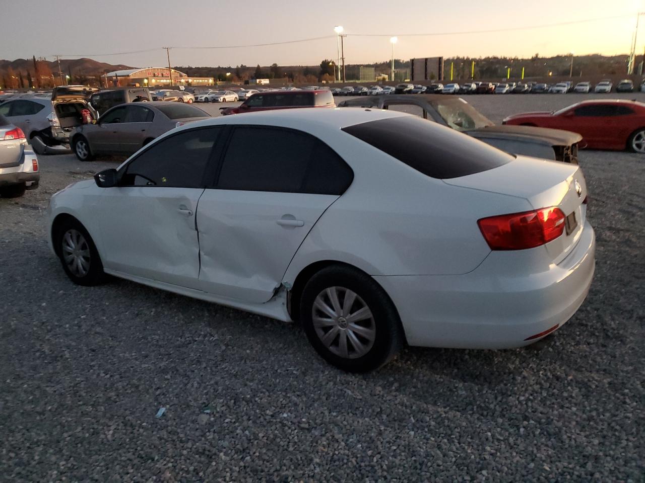 Изображение 2 2014 VOLKSWAGEN JETTA BASE 2014 с VIN 3VW2K7AJ5EM418719
