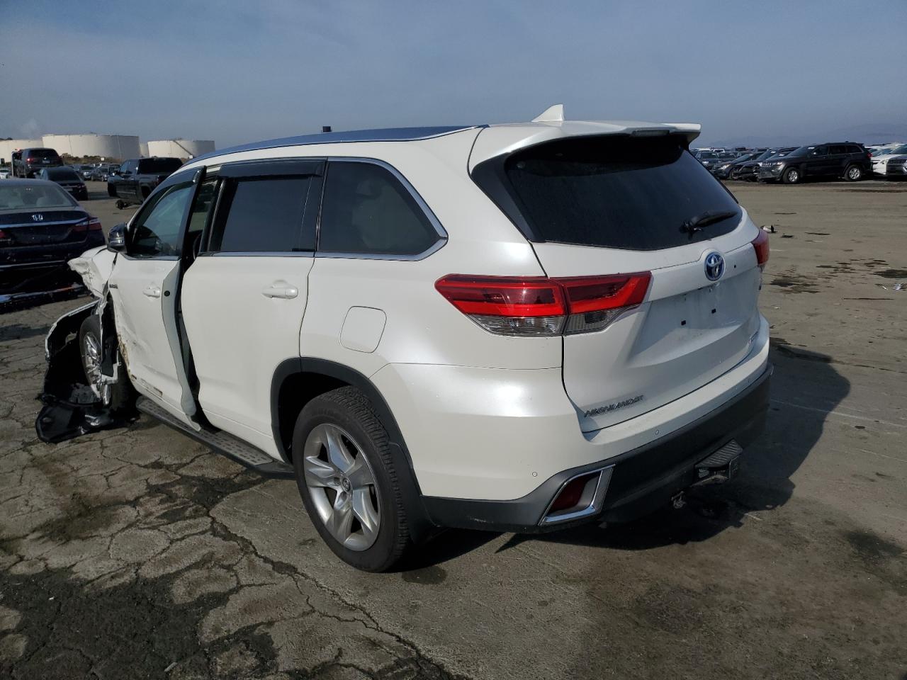 Изображение 2 2019 TOYOTA HIGHLANDER HYBRID LIMITED 2019 с VIN 5TDDGRFH4KS066405