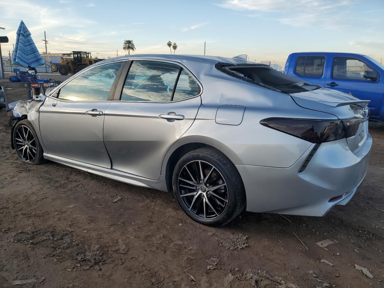 Изображение 2 2021 TOYOTA CAMRY SE 2021 с VIN 4T1G11AK3MU585331