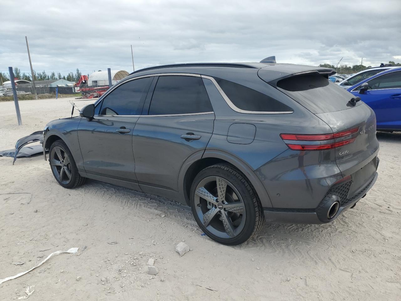 Image 2 of 2022 GENESIS GV70 BASE 2022 with VIN KMUMCDTC3NU010993