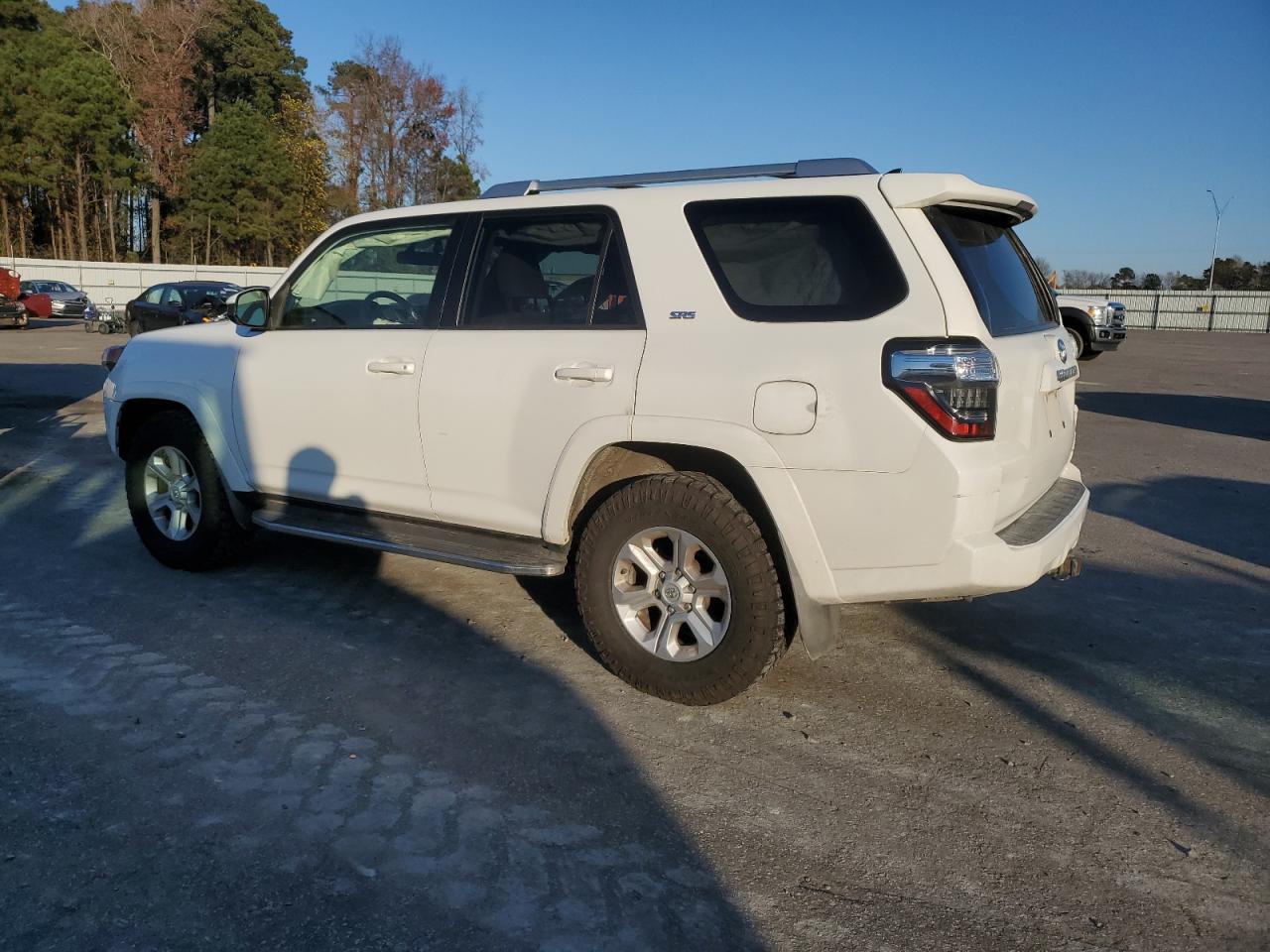 Image 2 of 2015 TOYOTA 4RUNNER SR5 2015 with VIN JTEZU5JR3F5085395