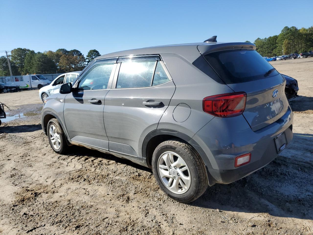Obraz 2 z 2021 HYUNDAI VENUE SE 2021 z VIN KMHRB8A36MU077832