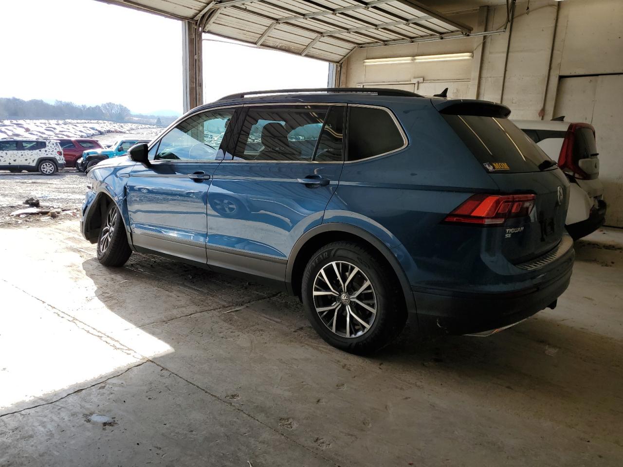 Image 2 of 2019 VOLKSWAGEN TIGUAN SE 2019 with VIN 3VV2B7AX3KM188053