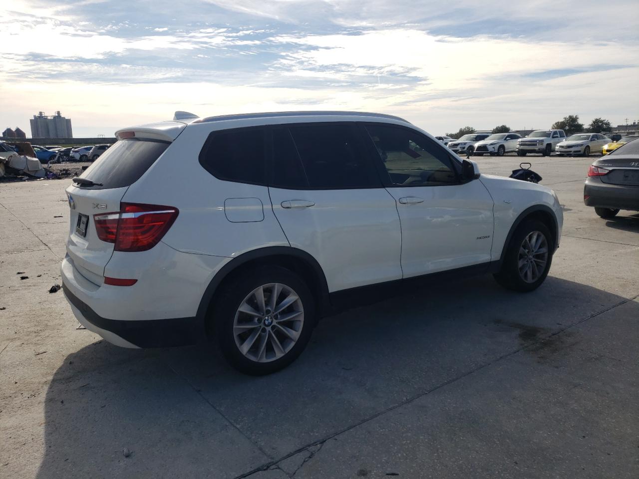 Изображение 3 2017 BMW X3 XDRIVE28I 2017 с VIN 5UXWX9C32H0W79263