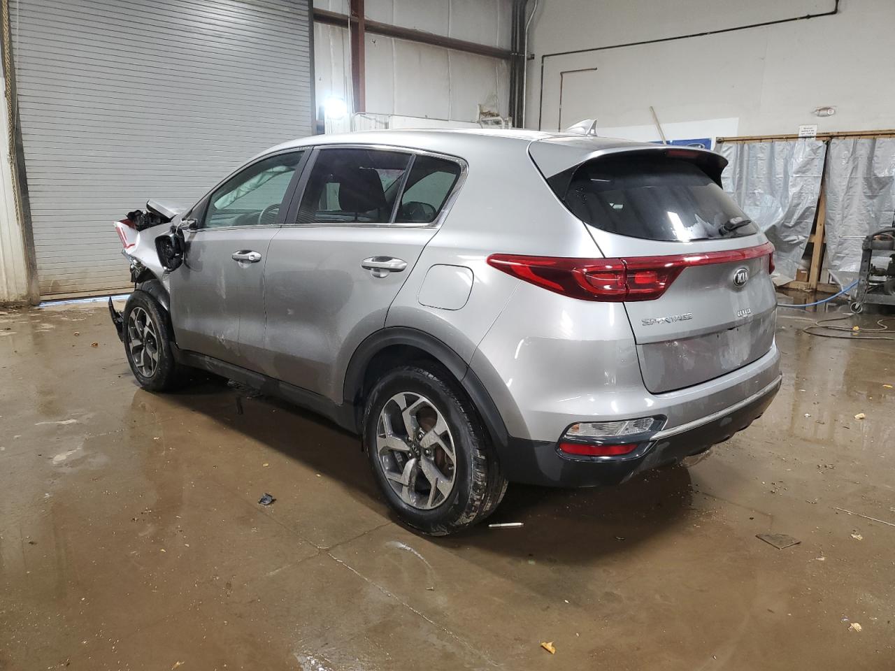 Изображение 2 2020 KIA SPORTAGE LX 2020 с VIN KNDPMCAC6L7823136