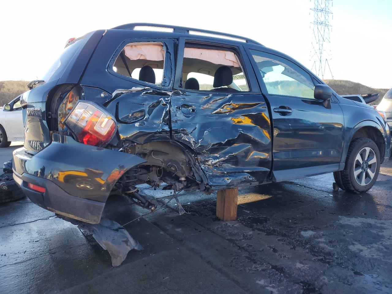 Obraz 3 z 2018 SUBARU FORESTER 2.5I 2018 z VIN JF2SJABC5JH559762