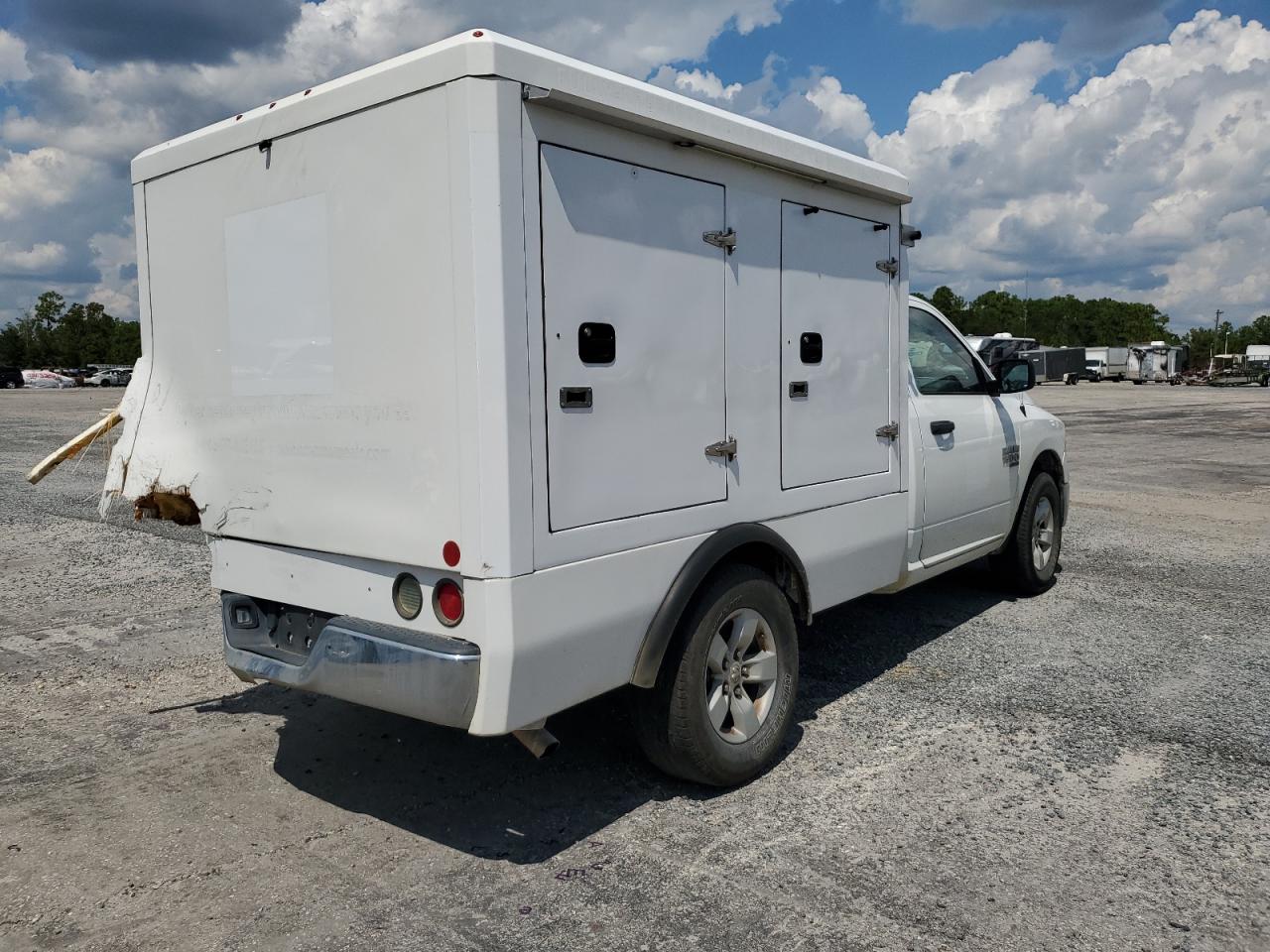 Изображение 3 2019 RAM 1500 CLASSIC TRADESMAN 2019 с VIN 3C6JR6DGXKG651646