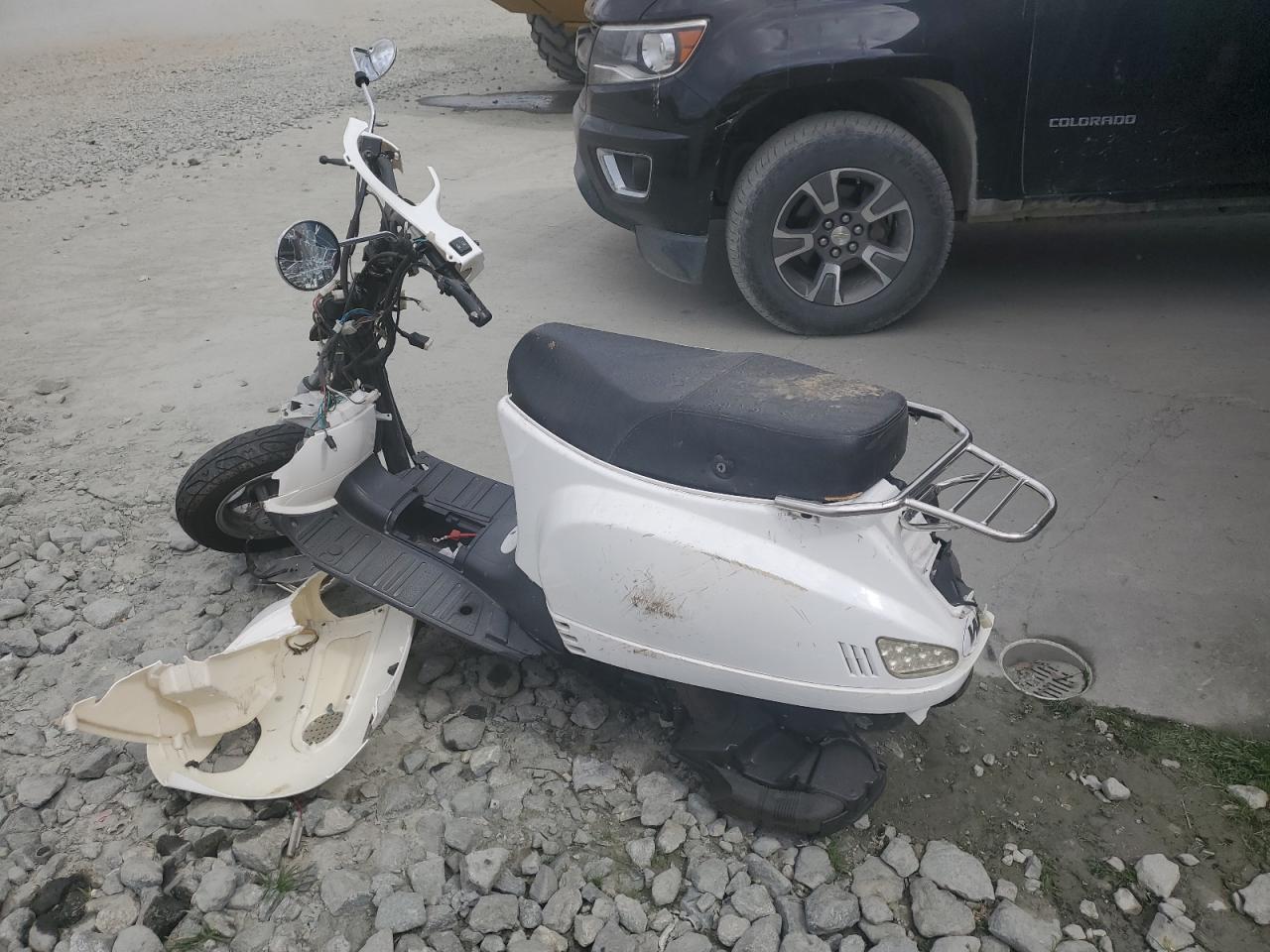 Изображение 3 2012 KYMCO USA INC AGILITY 50 2012 с VIN LFFWKT418C1000162