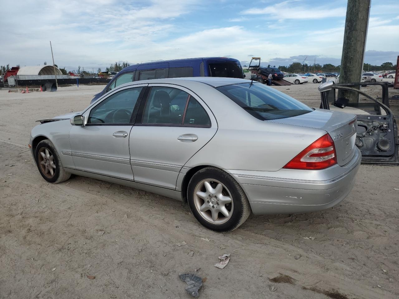 Image 2 of 2003 MERCEDES-BENZ C 320 2003 with VIN WDBRF64J93F370035
