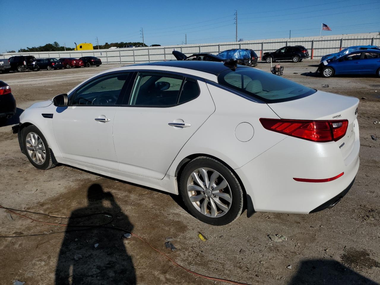 Image 2 of 2015 KIA OPTIMA EX 2015 with VIN 5XXGN4A77FG441795