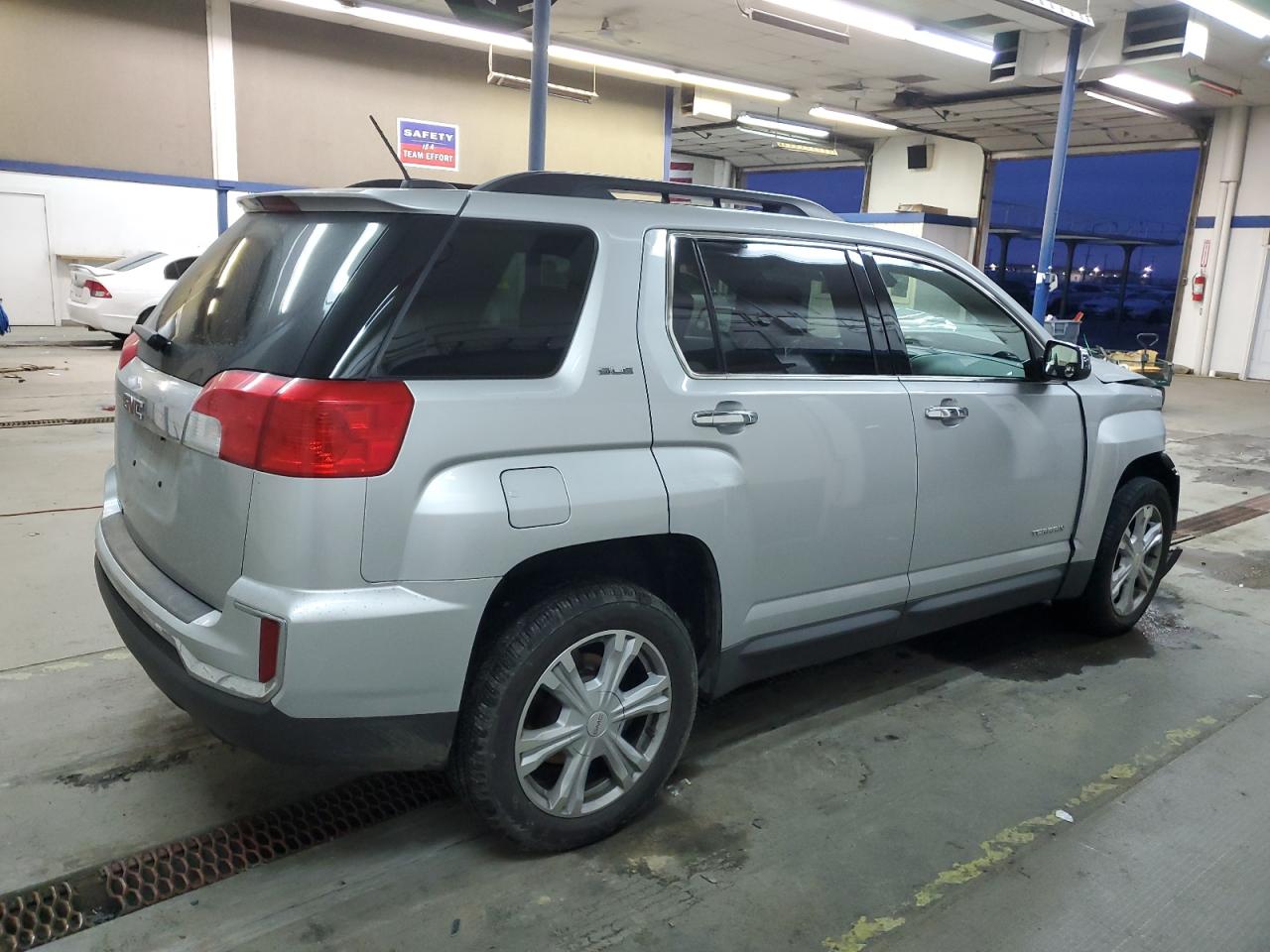 Image 3 of 2017 GMC TERRAIN SLE 2017 with VIN 2GKALNEK3H6320326