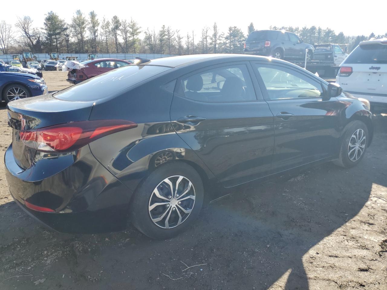 Image 3 of 2016 HYUNDAI ELANTRA SE 2016 with VIN 5NPDH4AEXGH720656