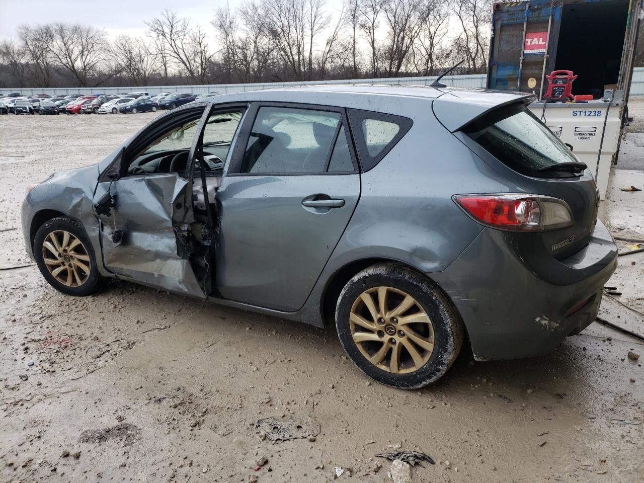 Image 2 of 2013 MAZDA 3 I 2013 with VIN JM1BL1M79D1724850