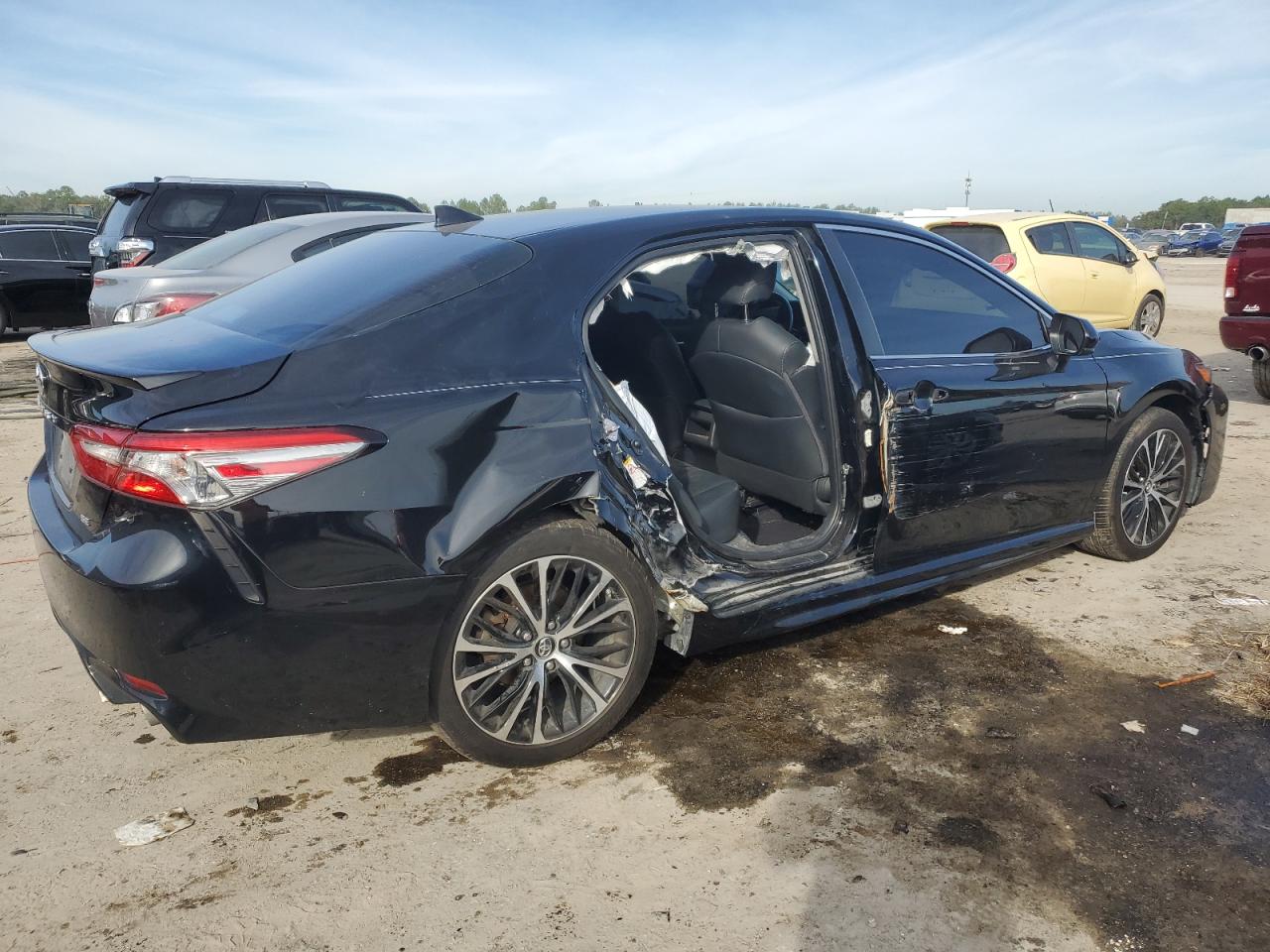 Obraz 3 z 2019 TOYOTA CAMRY L 2019 z VIN 4T1B11HK8KU737195