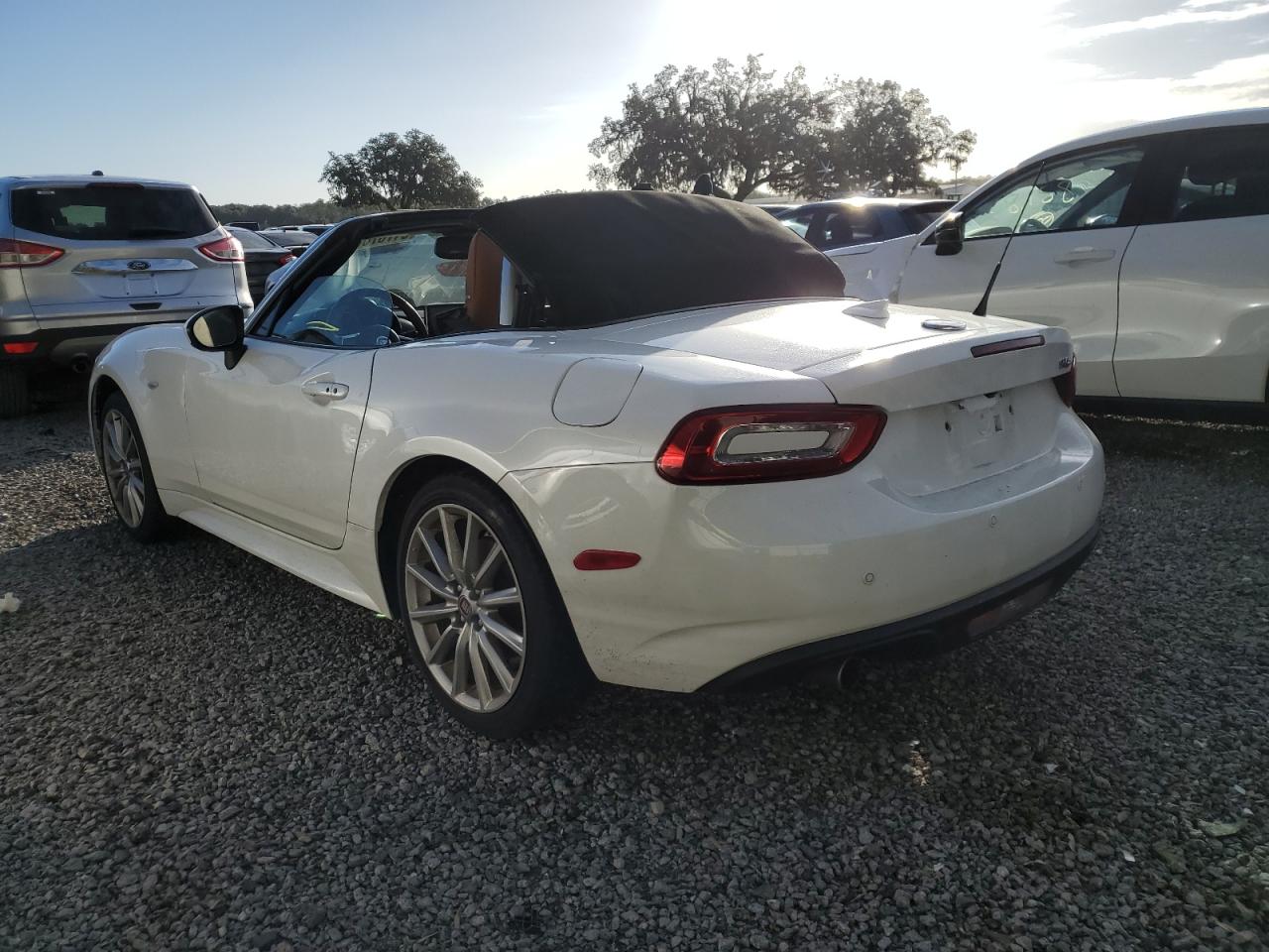 Obraz 2 z 2018 FIAT 124 SPIDER CLASSICA 2018 z VIN JC1NFAEK0J0134753