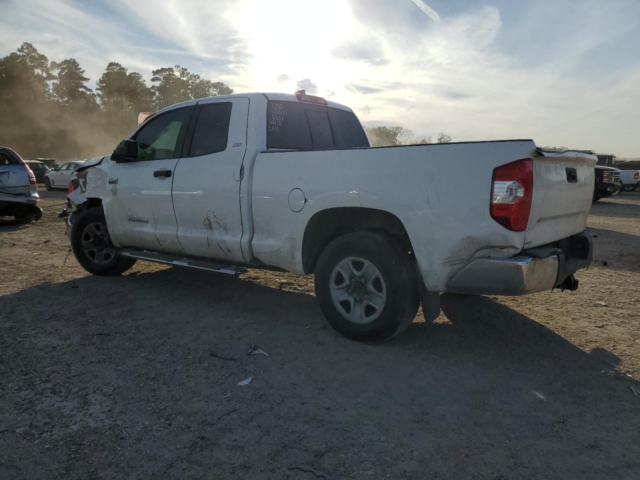 Изображение 2 2020 TOYOTA TUNDRA DOUBLE CAB SR/SR5 2020 с VIN 5TFRY5F18LX265516