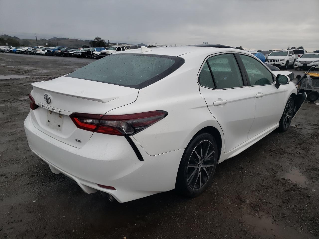 Изображение 3 2022 TOYOTA CAMRY SE 2022 с VIN 4T1G11AK1NU674252