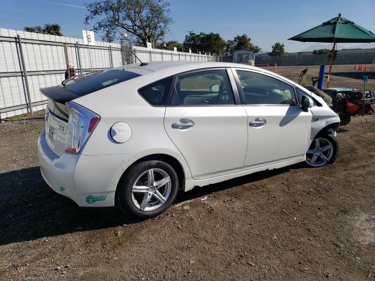 Image 3 of 2013 TOYOTA PRIUS PLUG-IN  2013 with VIN JTDKN3DPXD3040870