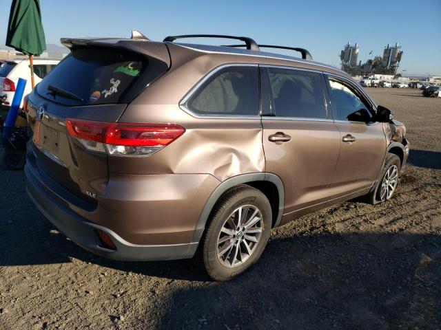 Image 3 of 2018 TOYOTA HIGHLANDER SE 2018 with VIN 5TDKZRFH6JS265763