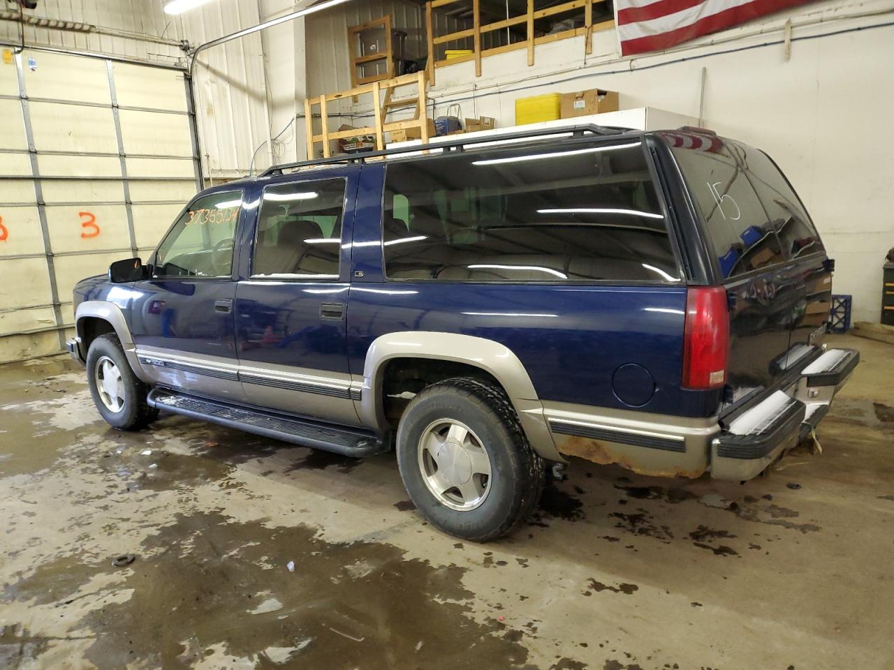 Obraz 2 z 1999 CHEVROLET SUBURBAN K1500 1999 z VIN 1GNFK16R4XJ521055