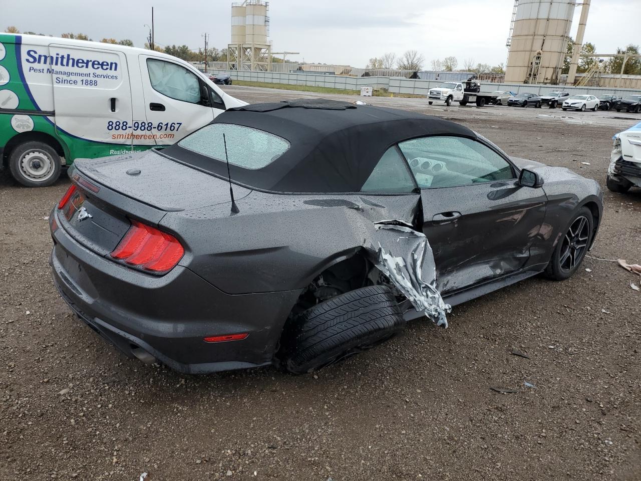 Obraz 3 z 2020 FORD MUSTANG  2020 z VIN 1FATP8UH9L5101512
