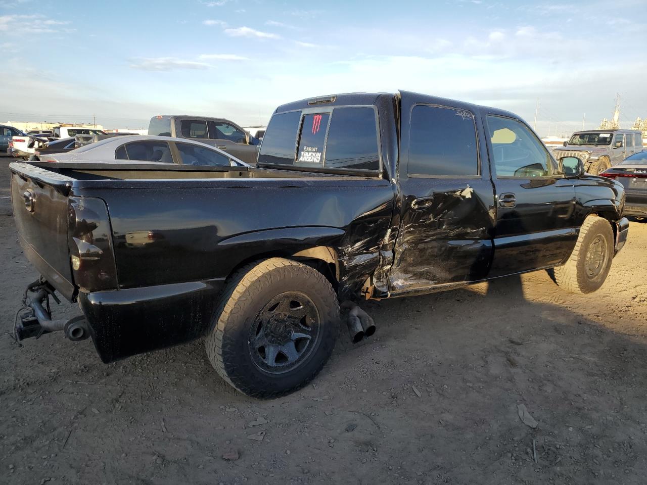 Image 3 of 2006 CHEVROLET SILVERADO C1500 2006 with VIN 1GCEC14V06E204009