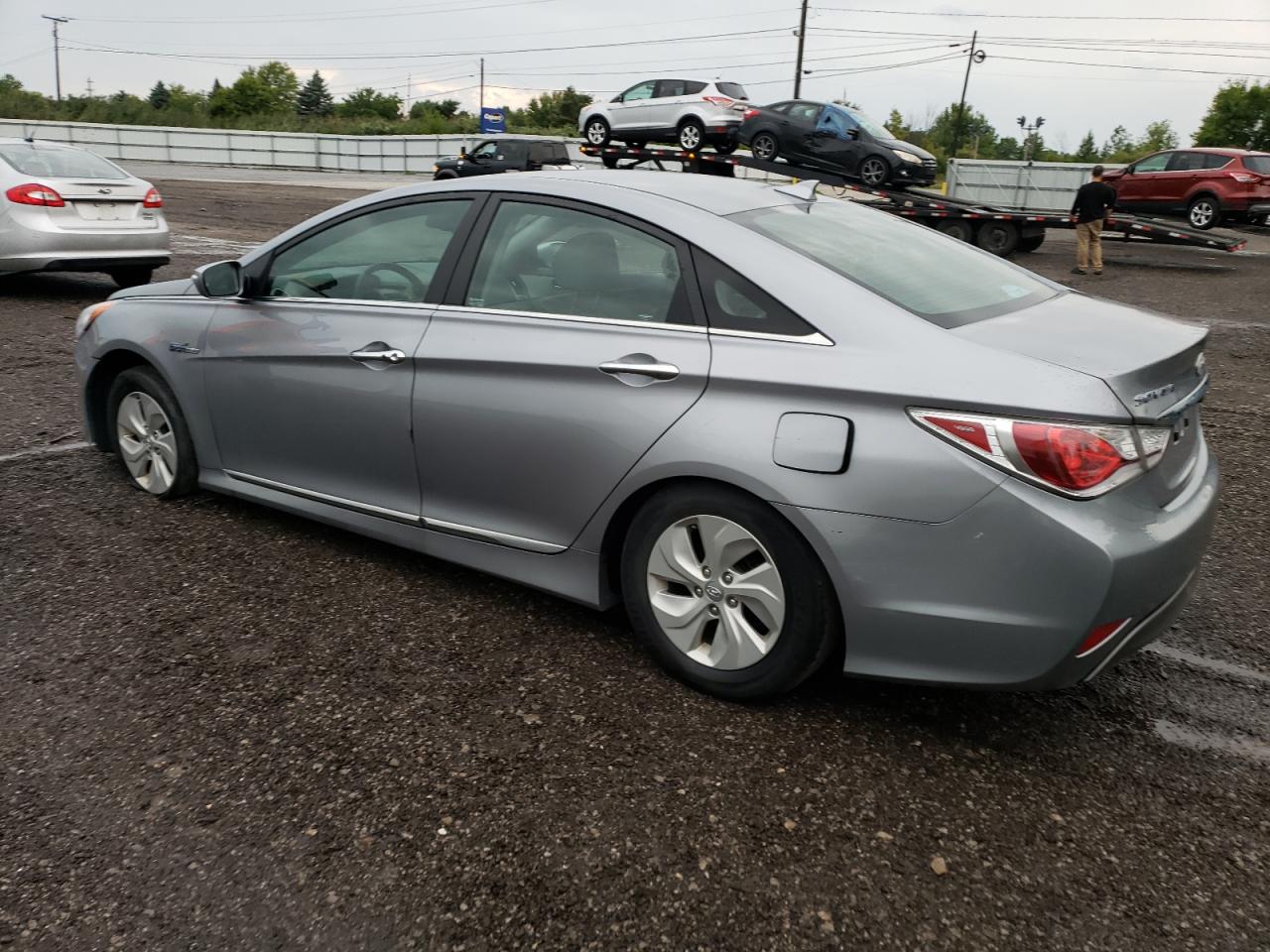 Obraz 2 z 2014 HYUNDAI SONATA HYBRID 2014 z VIN KMHEC4A46EA117293