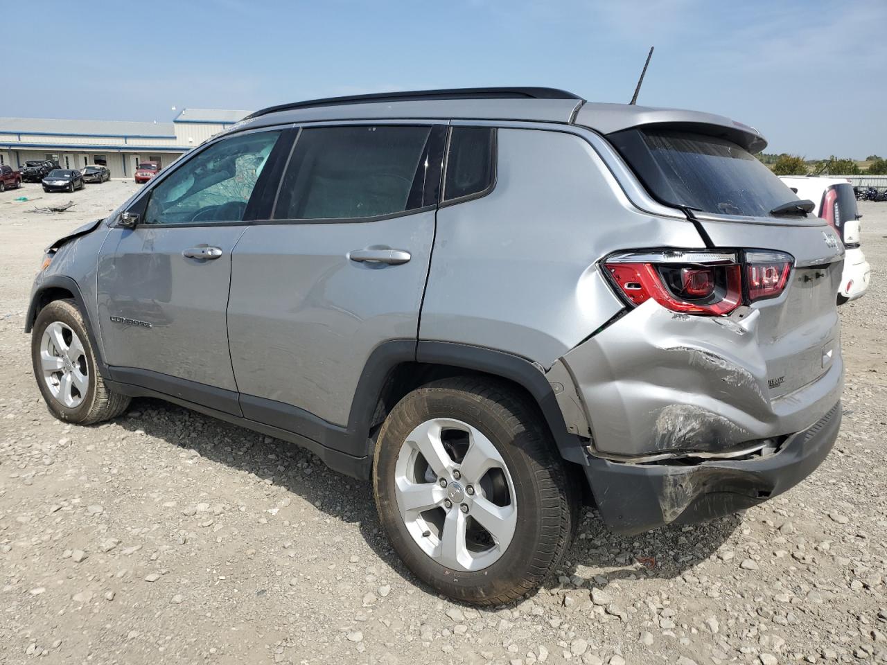 Obraz 2 z 2021 JEEP COMPASS LATITUDE 2021 z VIN 3C4NJCBB2MT523113