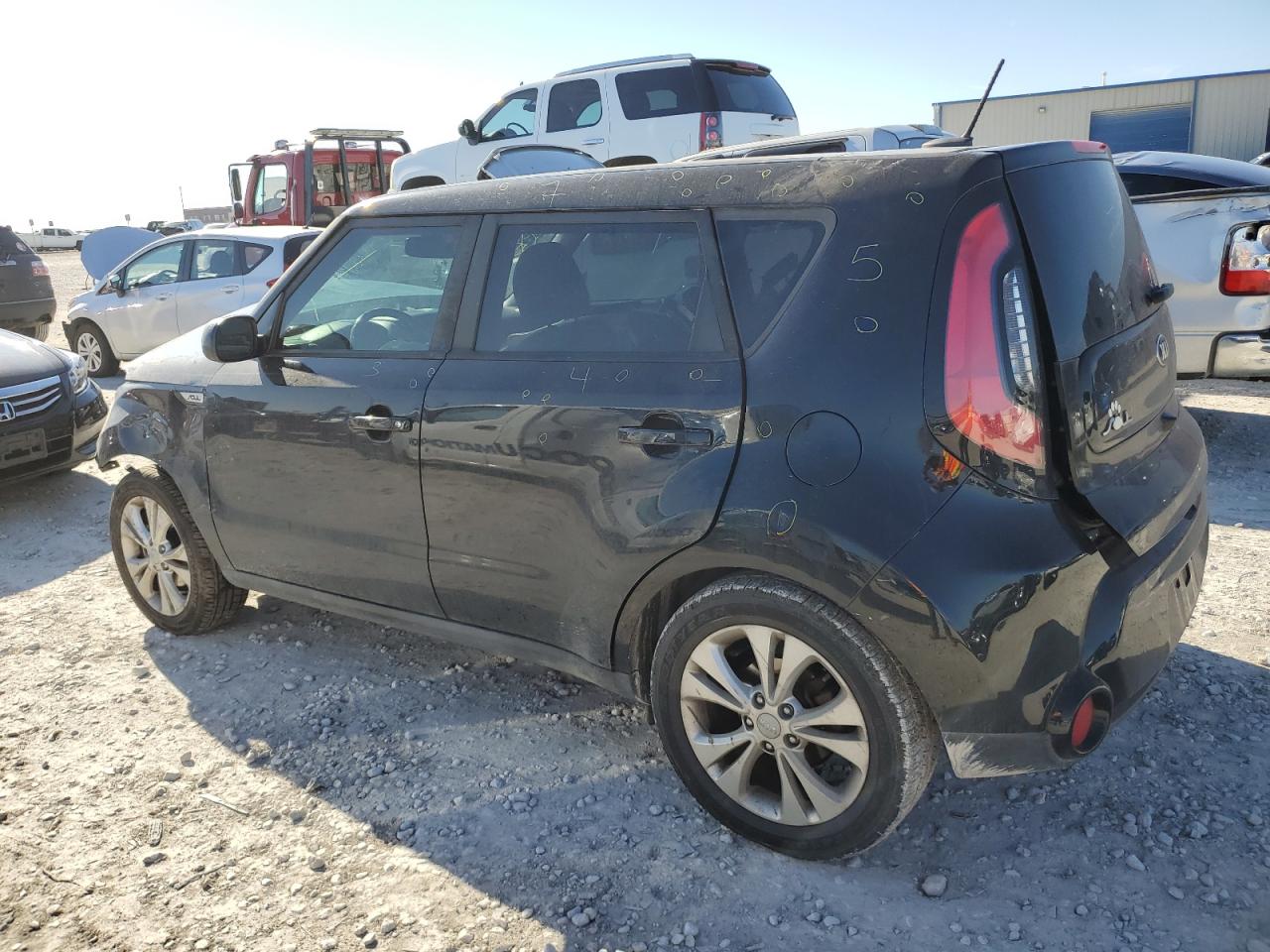 Image 2 of 2016 KIA SOUL + 2016 with VIN KNDJP3A58G7331857