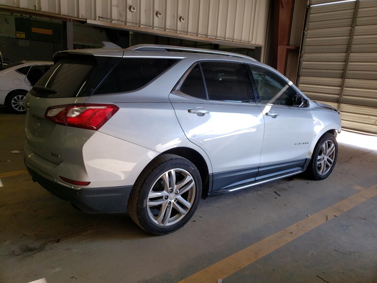 Image 3 of 2018 CHEVROLET EQUINOX PREMIER 2018 with VIN 2GNAXNEX9J6138607