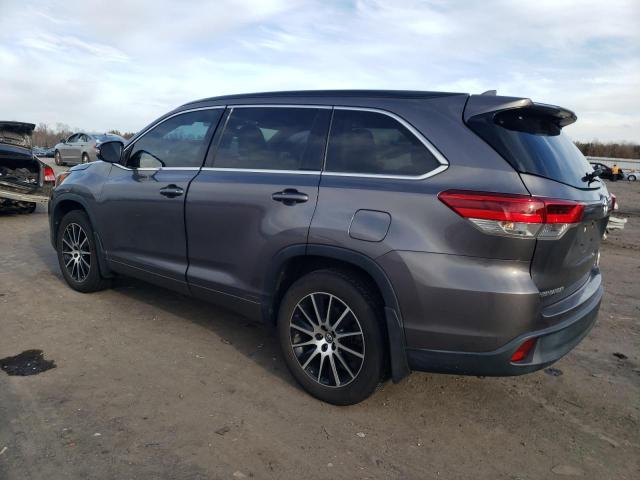 Image 2 of 2018 TOYOTA HIGHLANDER SE 2018 with VIN 5TDJZRFH0JS819391