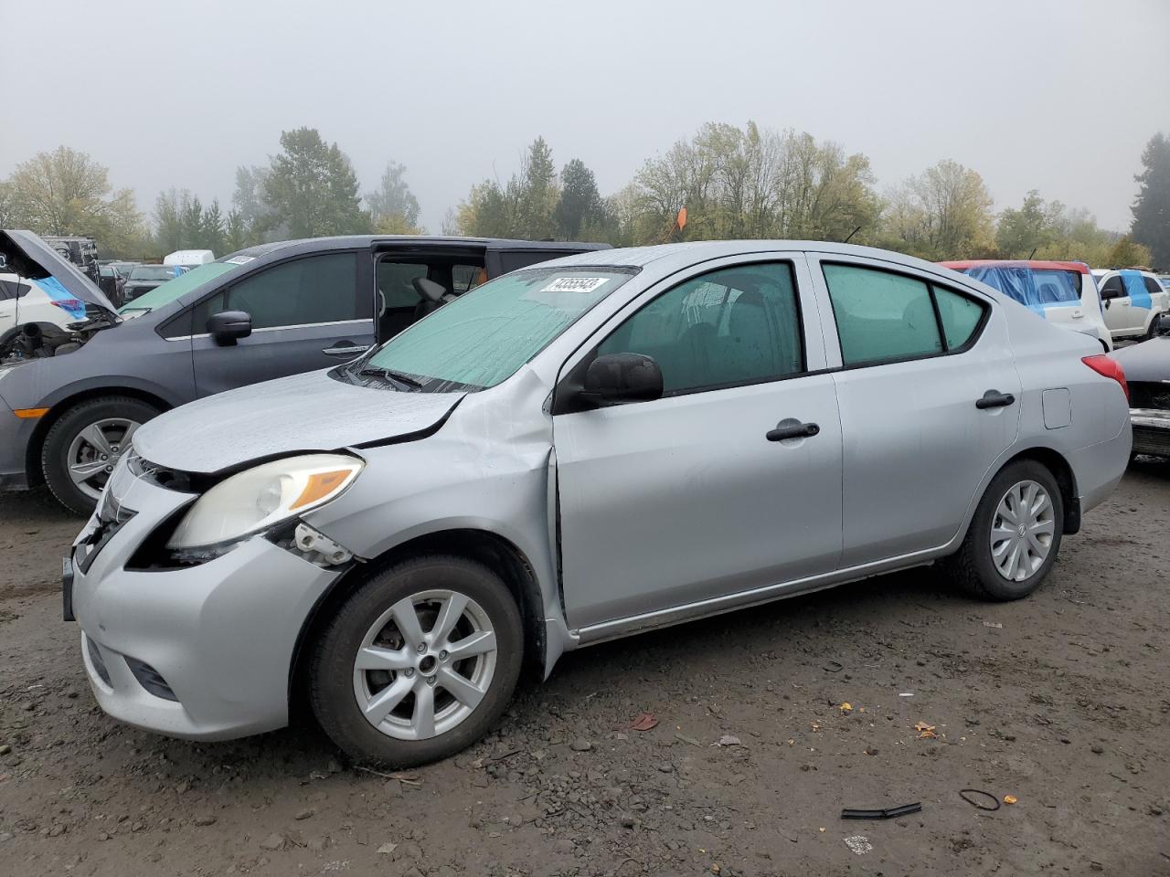 Obraz 1 z 2013 NISSAN VERSA S 2013 z VIN 3N1CN7AP5DL838264