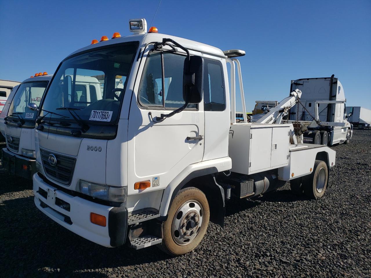Image 2 of 2010 NISSAN DIESEL UD2000  2010 with VIN JNAMB81H3AAE80132
