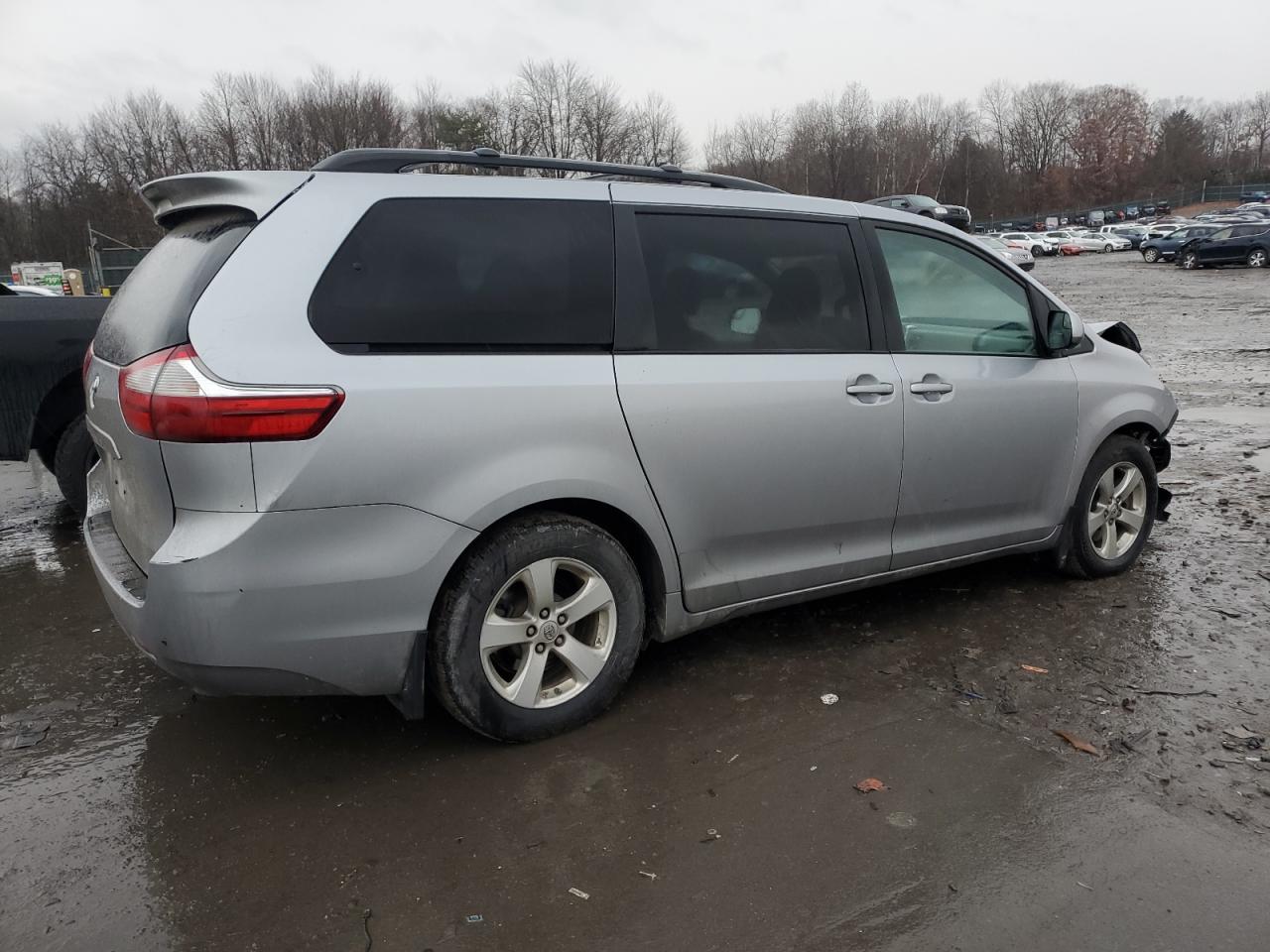 Obraz 3 z 2016 TOYOTA SIENNA LE 2016 z VIN 5TDKK3DC3GS735832
