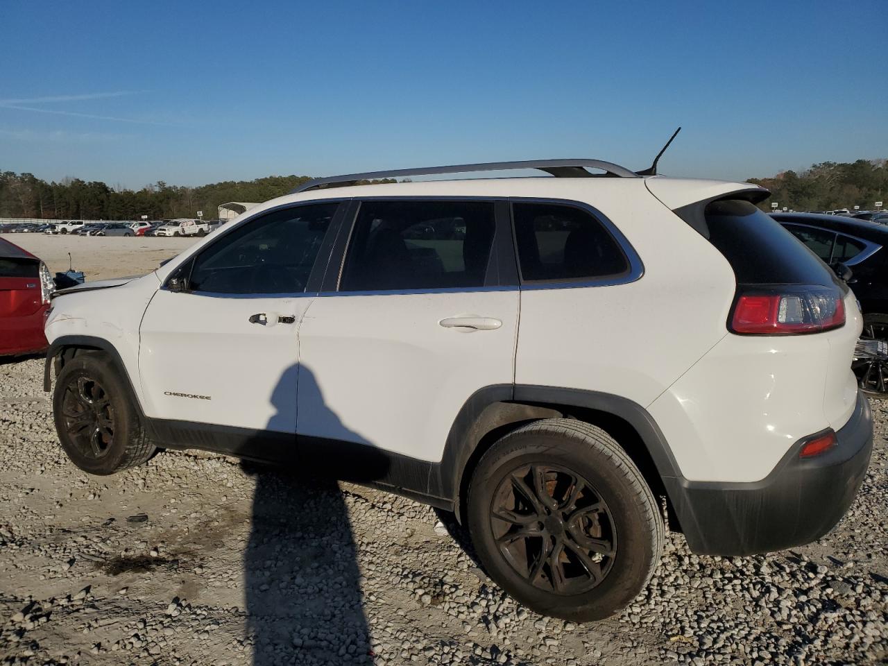 Image 2 of 2019 JEEP CHEROKEE LATITUDE 2019 with VIN 1C4PJLCB8KD178468