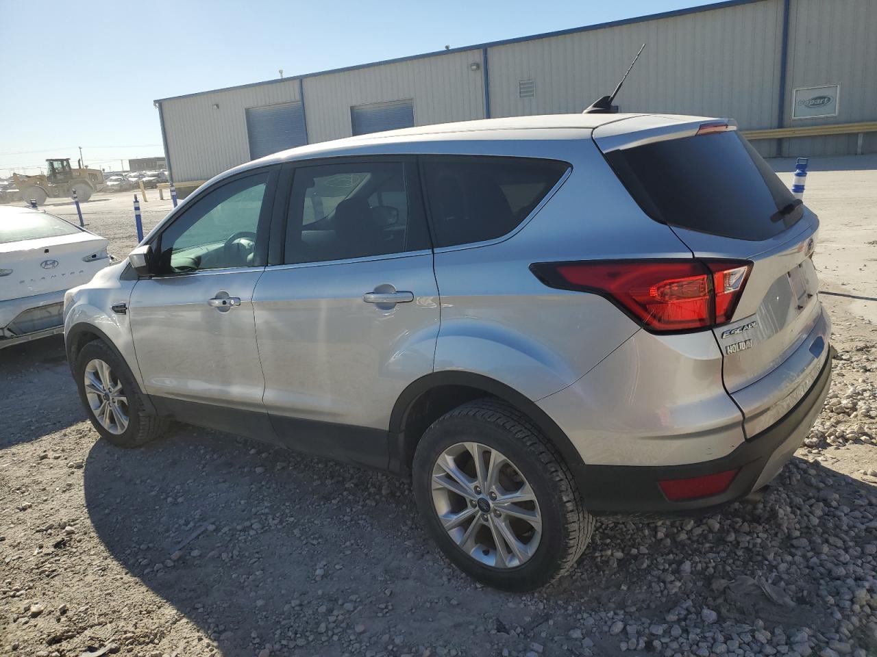 Изображение 2 2019 FORD ESCAPE SE 2019 с VIN 1FMCU9GD7KUA18274