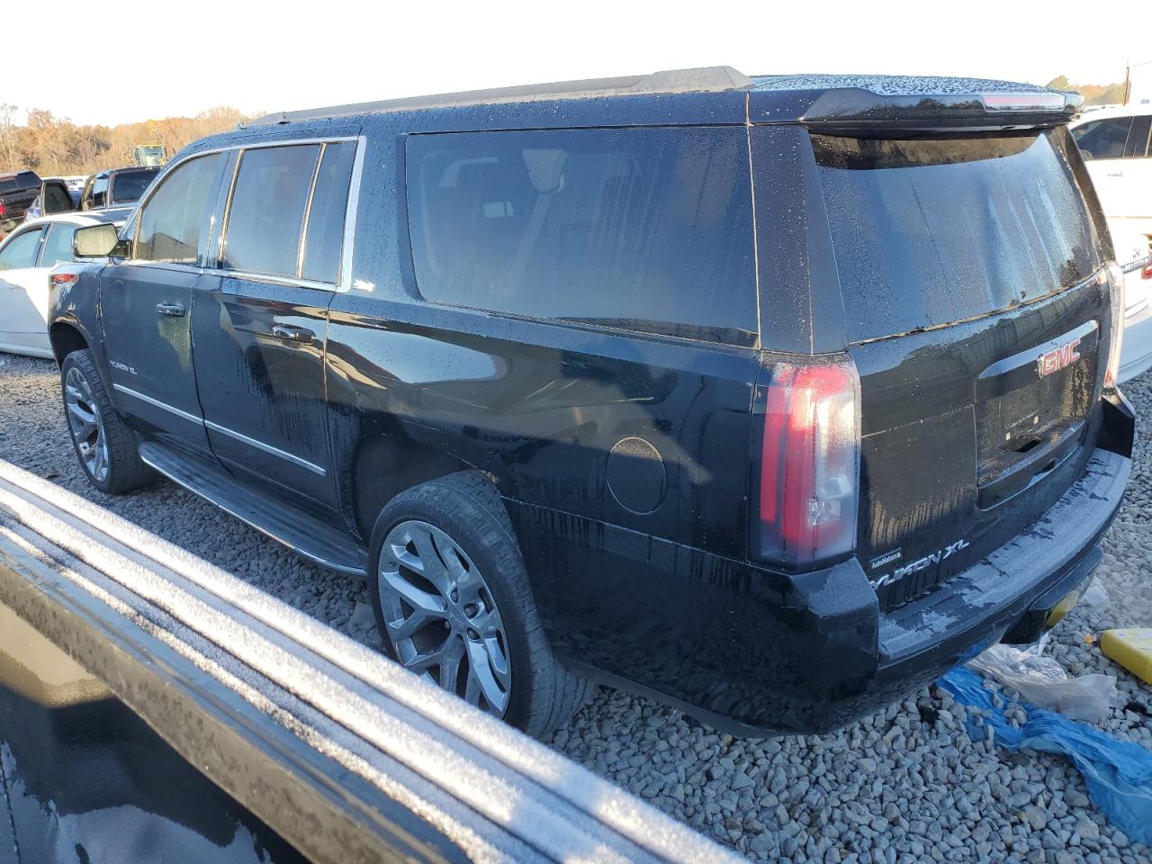 Изображение 2 2015 GMC YUKON XL C1500 SLT 2015 с VIN 1GKS1HKC8FR614363