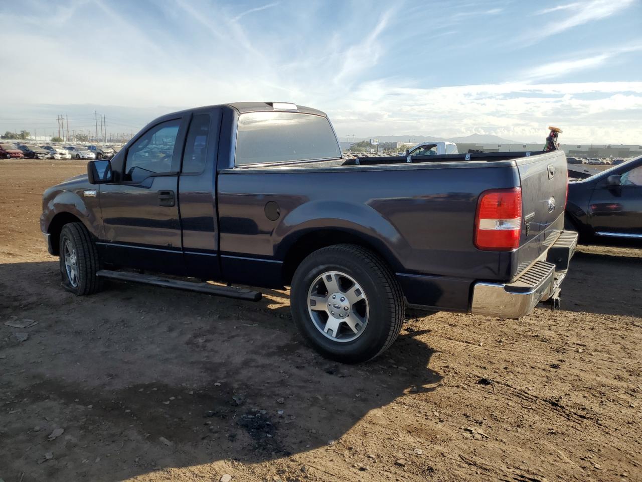 Obraz 2 z 2004 FORD F150  2004 z VIN 1FTRF12WX4NC00003