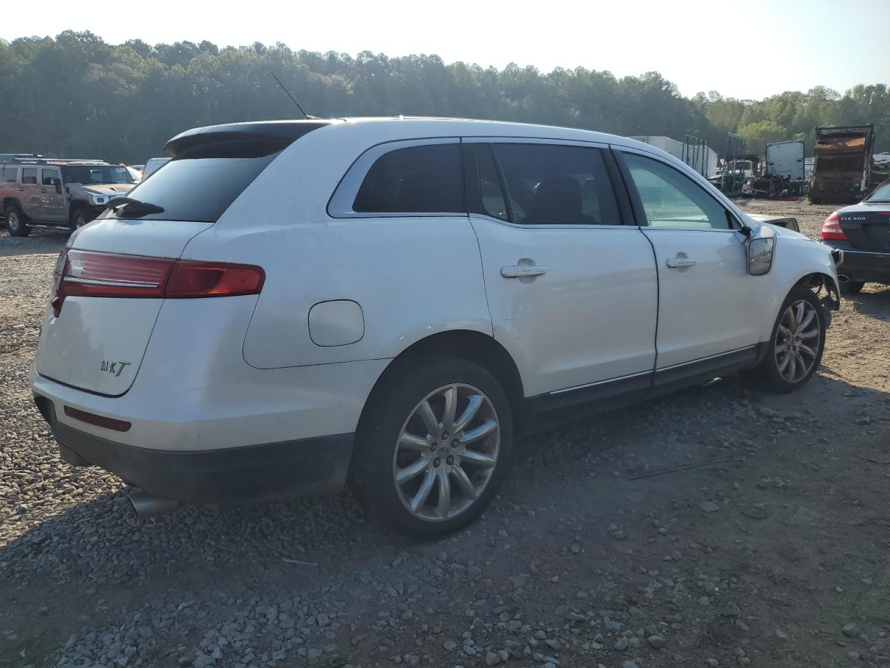 Image 3 of 2010 LINCOLN MKT  2010 with VIN 2LMHJ5FR5ABJ03532