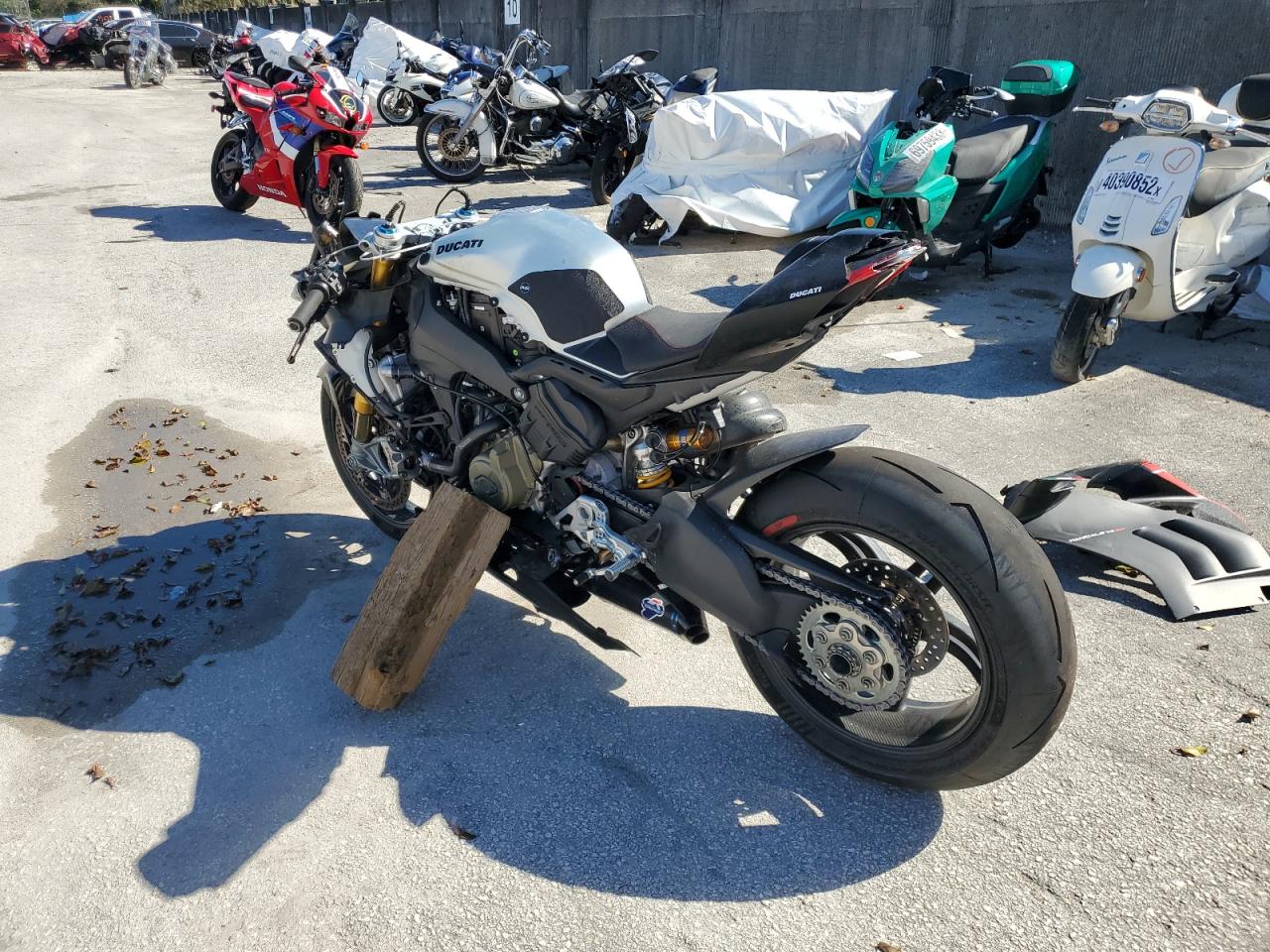 Изображение 3 2021 DUCATI PANIGALE V4 2021 с VIN ZDMDAGNW4MB001591