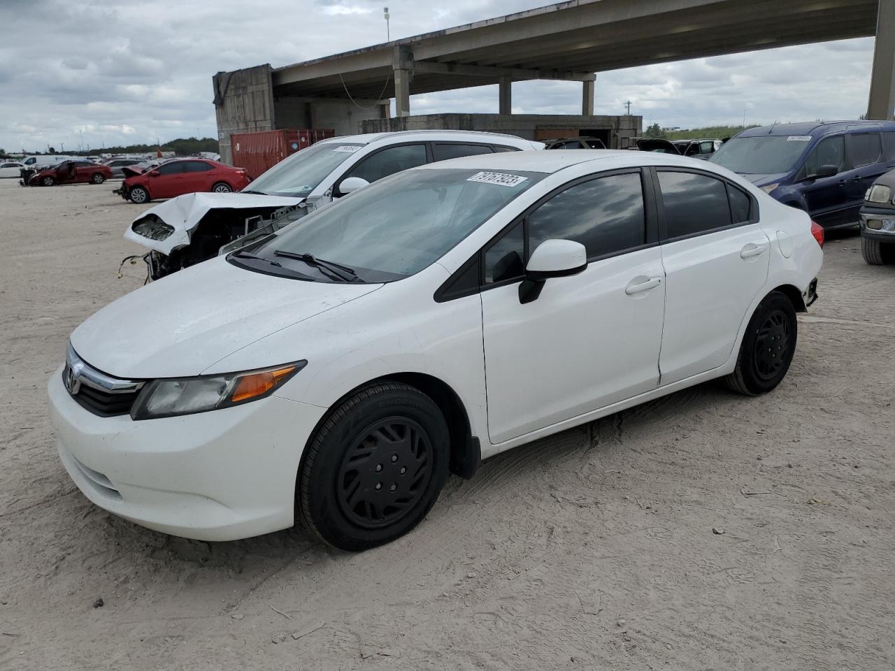 Obraz 1 z 2012 HONDA CIVIC LX 2012 z VIN 19XFB2F5XCE054629