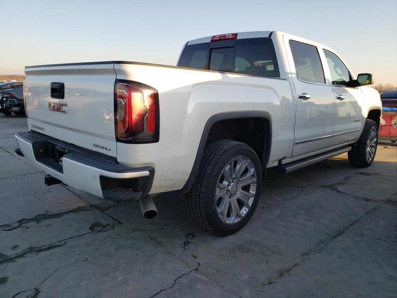 Image 3 of 2018 GMC SIERRA K1500 DENALI 2018 with VIN 3GTU2PEJ8JG623353