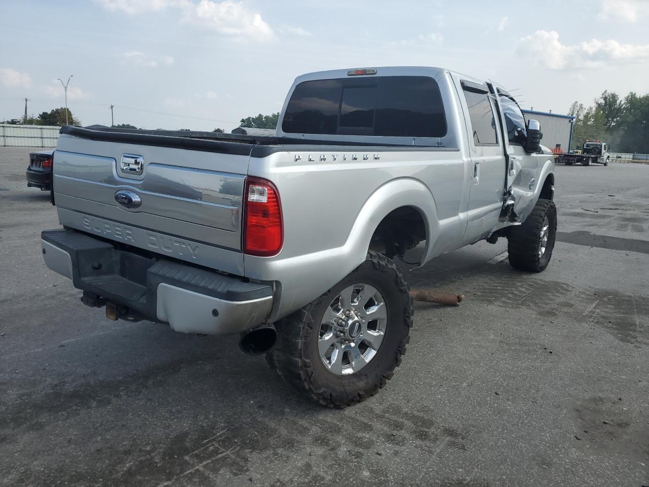 Image 3 of Ford F350 Super Duty 2015 with VIN 1FT8W3BT5FEC60528