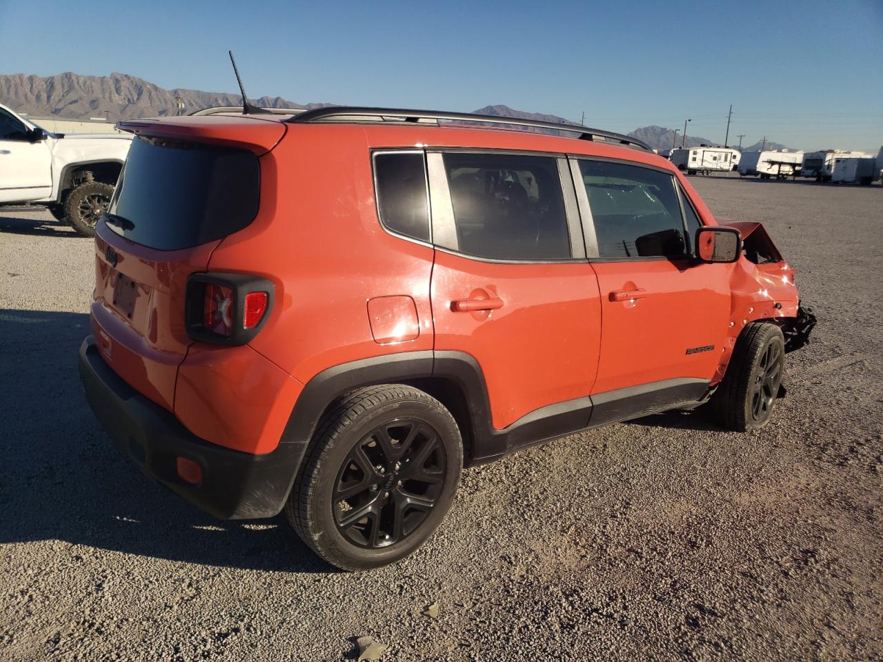 Изображение 3 2018 JEEP RENEGADE LATITUDE 2018 с VIN ZACCJABB2JPH81050
