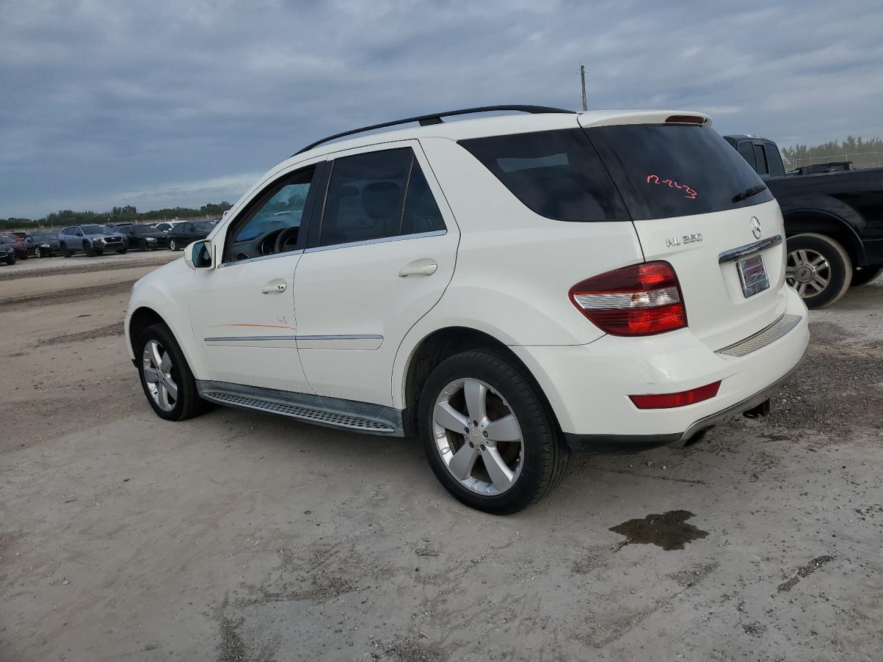 Obraz 2 z 2010 MERCEDES-BENZ ML 350 2010 z VIN 4JGBB5GB1AA553674