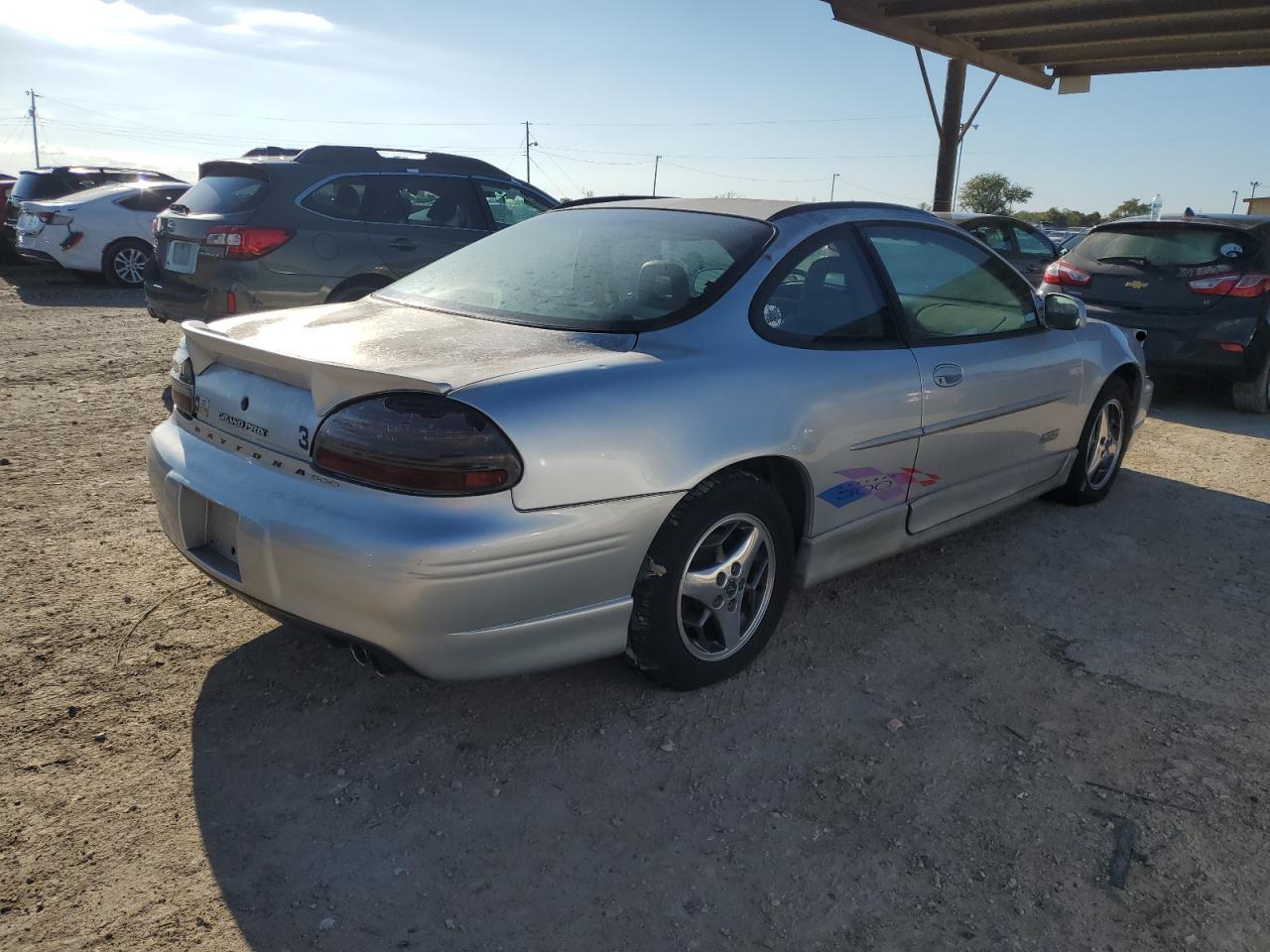 Image 3 of 2000 PONTIAC GRAND PRIX GTP 2000 with VIN 1G2WR1215YF235969
