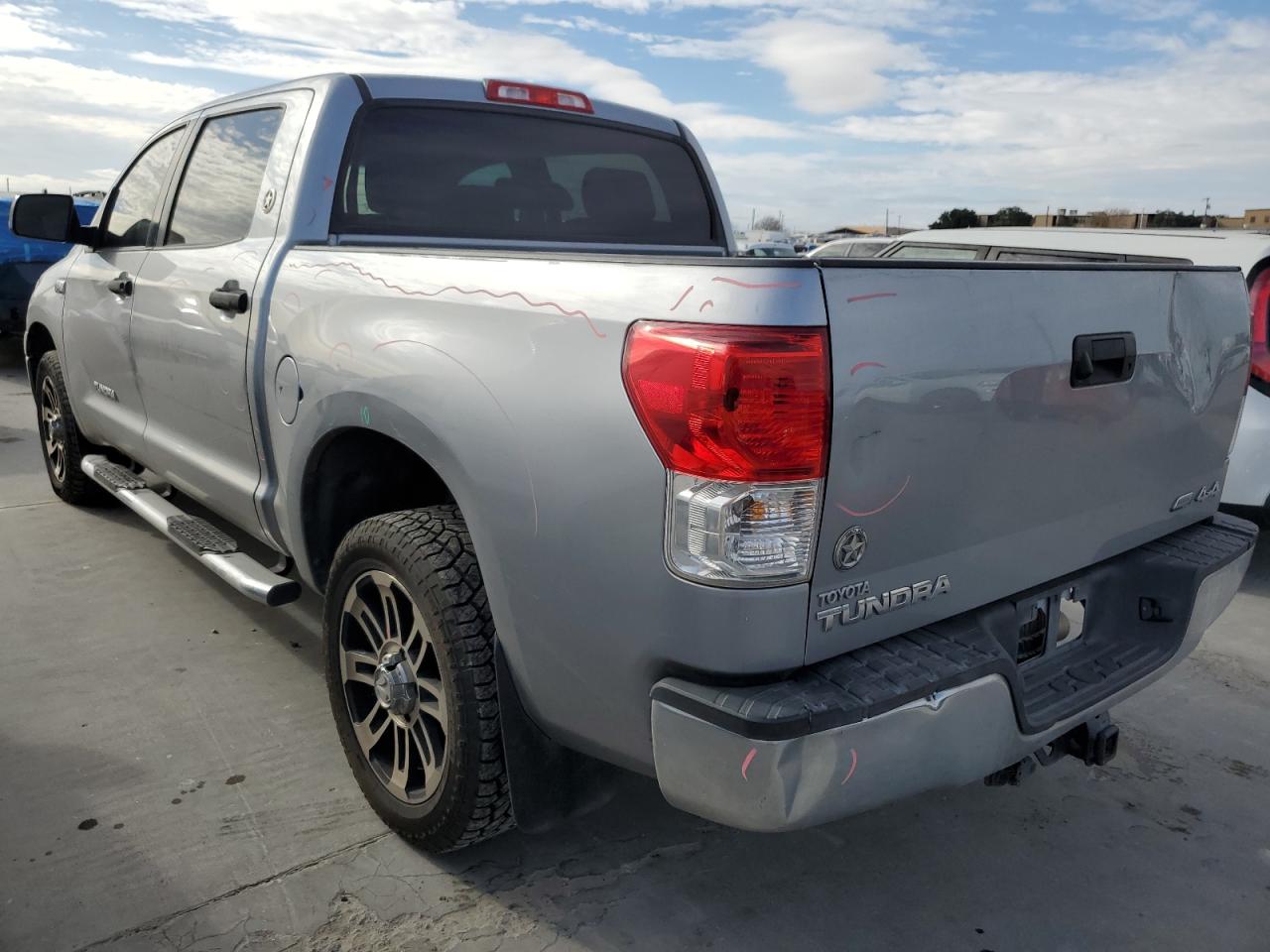 Obraz 2 z 2013 TOYOTA TUNDRA CREWMAX SR5 2013 z VIN 5TFDW5F13DX296237